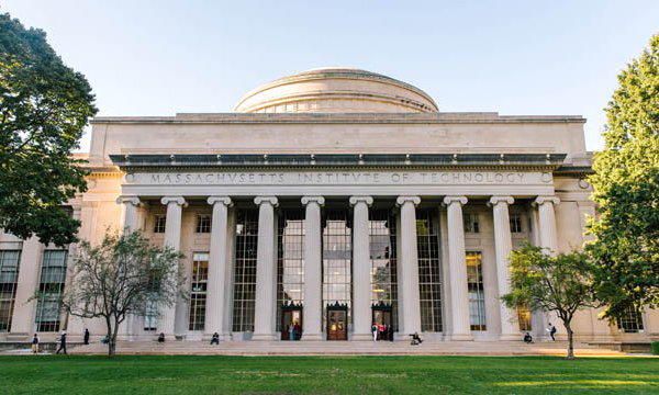 Nüfuzlu universitetlərin reytinqi düşür